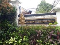 Jelajah Museum di Tengah Kebun, Koleksi Barang Unik dan Antik
