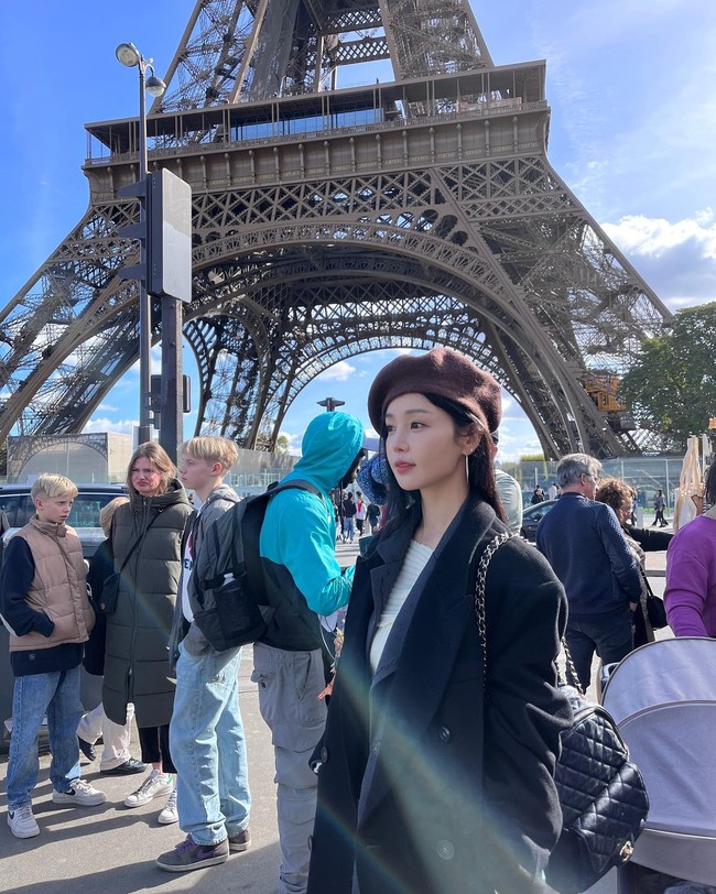 Di 2024, Nam Gyu Ri masih eksis di dunia hiburan. 18 tahun menjalani profesinya sebagai aktris dan penyanyi, visual wanita tersebut kembali jadi perbincangan ketika tampil di kembali aktif di televisi baru-baru ini. Banyak orang menjuluki sebagai aktris yang tidak menua. Foto: Instagram Nam Gyu Ri