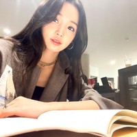 Nam Gyu Ri pun disebut punya wajah paling baby face, tidak disangka usianya hampir menginjak 40 tahun. Foto: Instagram Nam Gyu Ri