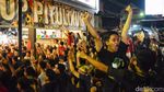 Potret Meriahnya Nobar Timnas Indonesia Vs Filipina di Surabaya