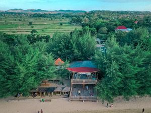 Mengenal Desa Bira Tengah di Sampang dengan Keindahan Pantai Pasir Putih