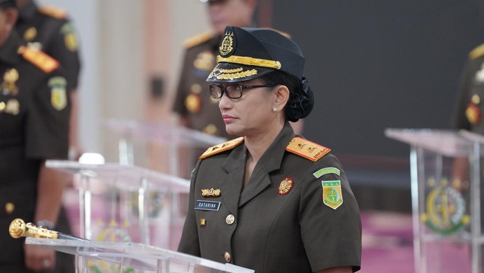 Pelantikan Kajati Jabar Katarina Endang Sarwestri.