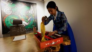 Potret Dukun Korea Selatan Raup Cuan dari Media Sosial