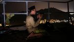 Potret Jemaah Haji Lantunkan Doa di Jabal Nur