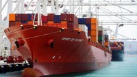 Pelabuhan ini didukung oleh kawasan industri yang menampung 1.200 perusahaan yang mempekerjakan 110.000 orang, menghasilkan ekspor senilai $15 miliar tahun lalu, atau 20% dari keseluruhan ekspor Maroko.
