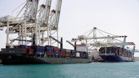 Pendorong pertumbuhan pelabuhan ini adalah lokasinya di pintu masuk Mediterania yang sibuk, hubungannya dengan 180 pelabuhan, dan kemitraannya dengan pemilik kapal besar dan operator terminal seperti Maersk, Hapag Loyd dan CMA CGM. Pelabuhan tersebut sering disebut-sebut mendapat manfaat dari pengalihan rute kapal kontainer di sekitar Afrika untuk menghindari serangan militan Houthi yang bersekutu dengan Iran di Laut Merah.