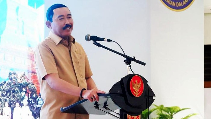 Praktik Magang Praja Pratama IPDN di Kudus Sebanyak 535 orang satuan praja pratama mengikuti magang di Kabupaten Kudus selama 21 hari. Mereka terjun langsung ke masyarakat mempraktikan apa yang sudah didapatnya.