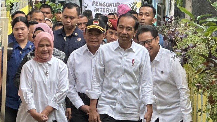 Presiden Jokowi tiba di Posyandu Wijaya Kusuma