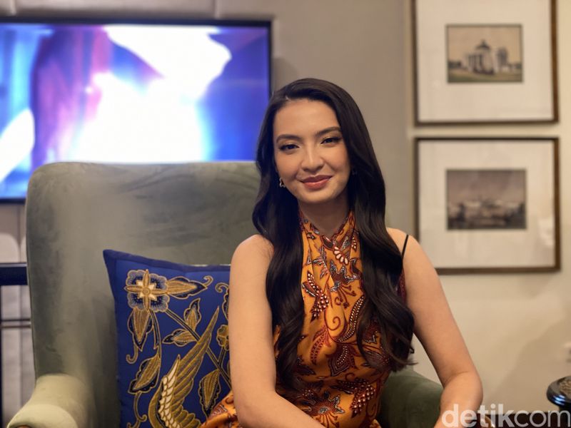 Raline Shah di Iwan Tirta Home Jakarta pada Selasa (11/6/2024) sepulang dari Cannes Film Festival 2024