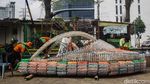 Sampan dari Sampah Botol Plastik ala Petugas UPS Badan Air