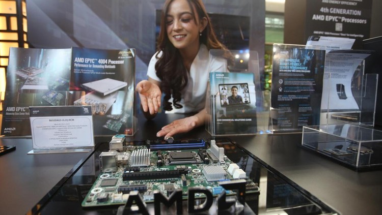 AMD mengumumkan jajaran prosesor AMD Ryzen™ AI mobile dan desktop untuk segmen enterprise dan consumer mulai dari konten creator, desainer, gamer, bahkan hingga pelajar sekalipun, yang memberikan produktivitas lebih optimal dengan pengalaman teknologi AI canggih serta konektivitas premium. AMD Ryzen™ PRO 8040 Series baru adalah prosesor x86 tercanggih yang dibuat untuk laptop bisnis dan workstation mobile. AMD juga menampilkan prosesor desktop AMD Ryzen™ PRO 8000 Series, prosesor desktop berkemampuan AI pertama untuk pengguna bisnis, yang dirancang untuk menghadirkan kinerja mutakhir dengan konsumsi daya rendah.