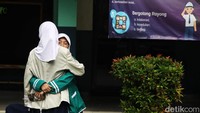 Daya tampung terbesar PPDB Jakarta tahun ini diperuntukkan bagi pendaftar jalur Zonasi, yakni SD 73 persen, SMP 50 persen, dan SMA 50 persen.  