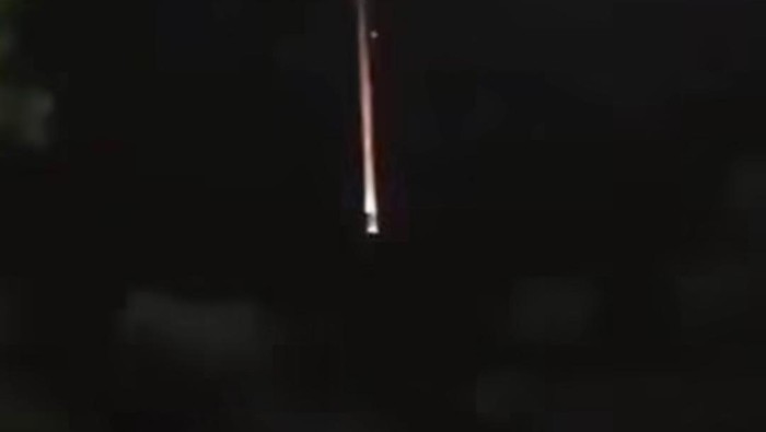 Tangkap layar video benda langit diduga jatuh di Sungai Lilin, Muba.