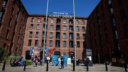 Taylor Town Semarakkan Konser Taylor Swift di Liverpool