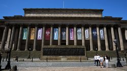 Taylor Town Semarakkan Konser Taylor Swift di Liverpool