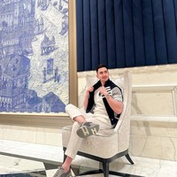 Penampilan baru Verrell dengan brewok tersebut mulai terlihat sejak dirinya mengikuti kontestasi Pileg. Bagaimana menurutmu penampilan baru Verrell? Foto: Instagram/@bramastavrl