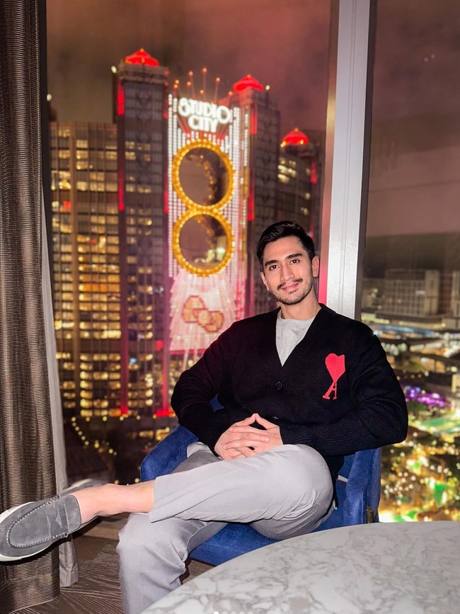 Verrell memilih menghabiskan waktu berliburnya dengan berkunjung ke Macau. Melalui akun Instagram pribadinya Verrel pun membagikan momen liburannya tersebut. Foto: Instagram/@bramastavrl