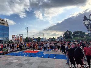 Ada Nobar Timnas Indonesia di Alun-alun Purwokerto, Punutupan Jalan Situasional