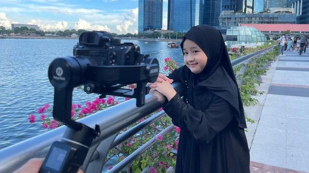 Nama Aishwa Nahla akan terasa tidak asing bagi penikmat konten selawat di YouTube. Sebab hingga saat ini, kanal YouTube-nya yakni Aishwa Nahla Official sudah memiliki 13,2 juta subscribers.