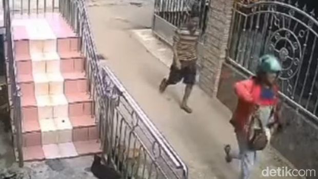Aksi pencurian kambing jelang Idul Adha di Palembang tertangkap CCTV.