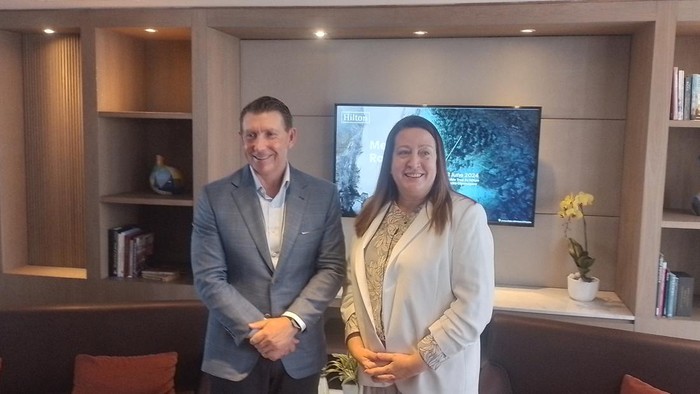 Hilton Vice President Asia Pacific, Alan Watts dan Hilton Vice President and Regional Head of South East Asia, Alexandra Murray