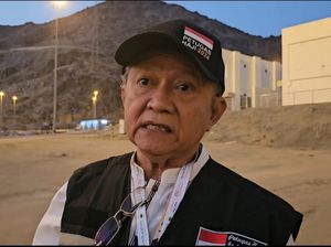 Buya Anwar Sentil Balik DPR yang Ngamuk Lihat Petugas Haji Belanja