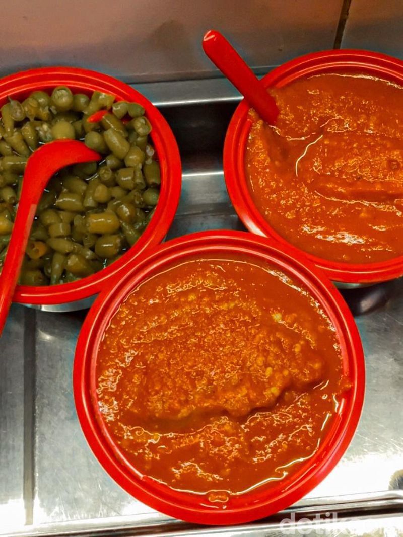 Bakmi Piring, bakmi ayam viral di Blok M