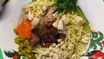 Gurihnya Bakmi Piring yang Viral di Pujasera Blok M