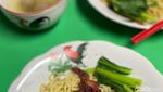 Gurihnya Bakmi Piring yang Viral di Pujasera Blok M