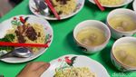 10 Kuliner Blok M Fenomenal, Dijual Cici Cantik hingga Diantre 1,5 Jam!