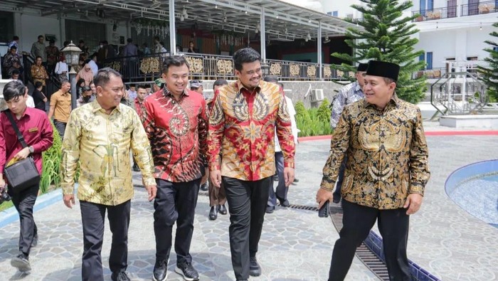 Bobby Nasution dan Darma Wijaya (kiri) usai acara silaturahmi APKASI dan APEKSI se-Sumut (Dok. Instagram @wiwik_darmawijaya)