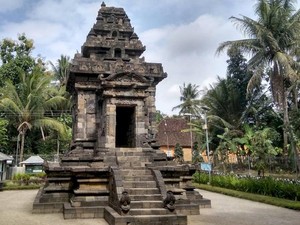 Sejarah Candi Merak: Makna Relief, Keunikan, Daya Tarik, dan Jam Bukanya