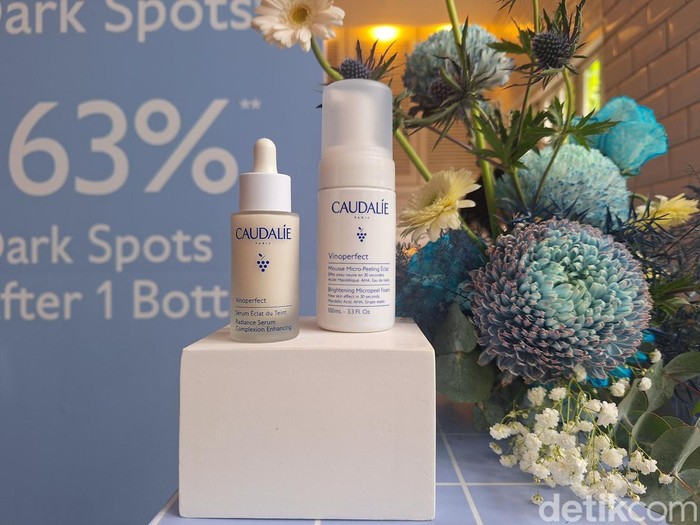 Caudalie Vinoperfect Brightening Micropeel Foam.