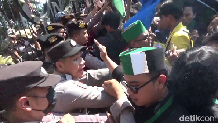 Demo tolak Tapera di Lumajang