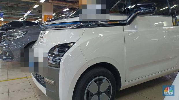 Ilustrasi penjualan mobil bekas. (CNBC Indonesia/Martya Rizky)