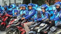 Dalam peluncuran kampanye “ADA YANG BARU, ADA YANG BIRU, Astro mengajak puluhan drivers melakukan konvoi membirukan Jakarta dengan menampilkan logo, seragam dan identitas birunya yang baru. 
