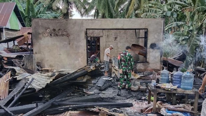 Kebakaran menghanguskan rumah dan bengkel di Bone. Dokumen Istimewa
