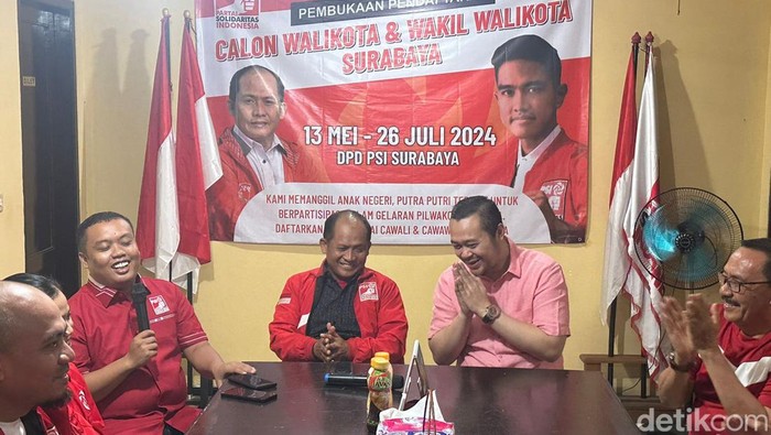 Ketua DPD Projo Jatim Bayu Airlangga yang merupakan kader Golkar daftar bacawali ke DPD PSI Surabaya.