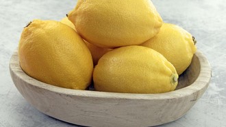 5 Makanan Alami yang Bikin Tubuh dan Napas Harum Tanpa Parfum