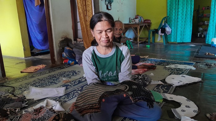 Menilik Kerajinan Kipas Lipat-Dompet di Polanharjo Klaten