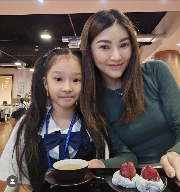 Mesranya Sarwendah dan Ruben Onsu Saat Makan Bersama dan Rayakan Ultah Mesranya Sarwendah dan Ruben Onsu Saat Makan Bersama dan Rayakan Ultah