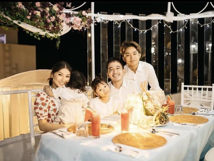 Mesranya Sarwendah dan Ruben Onsu Saat Makan Bersama dan Rayakan Ultah