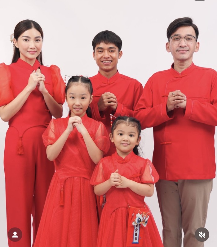 Mesranya Sarwendah dan Ruben Onsu Saat Makan Bersama dan Rayakan Ultah Mesranya Sarwendah dan Ruben Onsu Saat Makan Bersama dan Rayakan Ultah