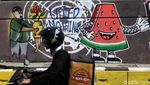 Mural Dukung Palestina Mejeng di Flyover Jl S Parman