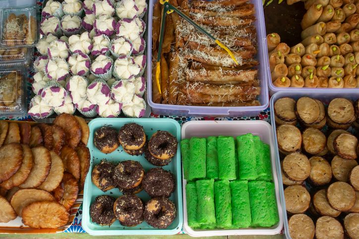 Nenek 82 Tahun Ini Bahagia Jualan Kue dengan Hasil Rp 34.500 Sehari