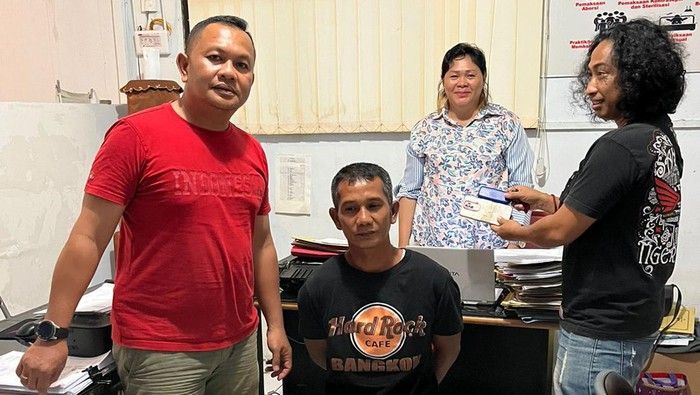 Polisi menangkap pria aniaya mantan istri di Bitung gegara tak diberi uang.
