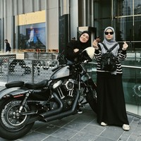 Ada cerita di mana moge yang dikendarai Dian Ayu sempat mogok di jalan sebelum sampai di tempat tujuan. Foto: Instagram @dianayulestari