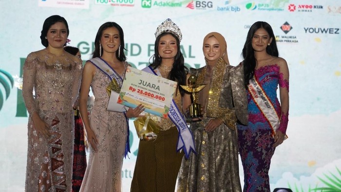 Raphaella Chayla Shaka (19), warga Klaten yang terpilih sebagai Juara 1 Putri Otonomi Indonesia 2024. Raphaella Chayla Shaka (19), warga Klaten yang terpilih sebagai Juara 1 Putri Otonomi Indonesia 2024.