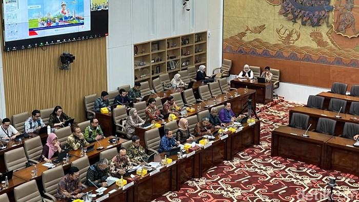 RDP dengan Direktur Utama PT Pertamina (Persero), Rabu (12/6/2024).