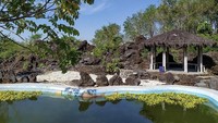 Rock Garden Batu Luhur adalah destinasi yang menawarkan pengalaman bermain wahana mengasyikkan dengan pemandangan alam indah. Wisata ini berada di kawasan Taman Nasional Gunung Ciremai yang terkenal dengan udara sejuknya. Foto: dok. Instagram/batuluhurkuningan